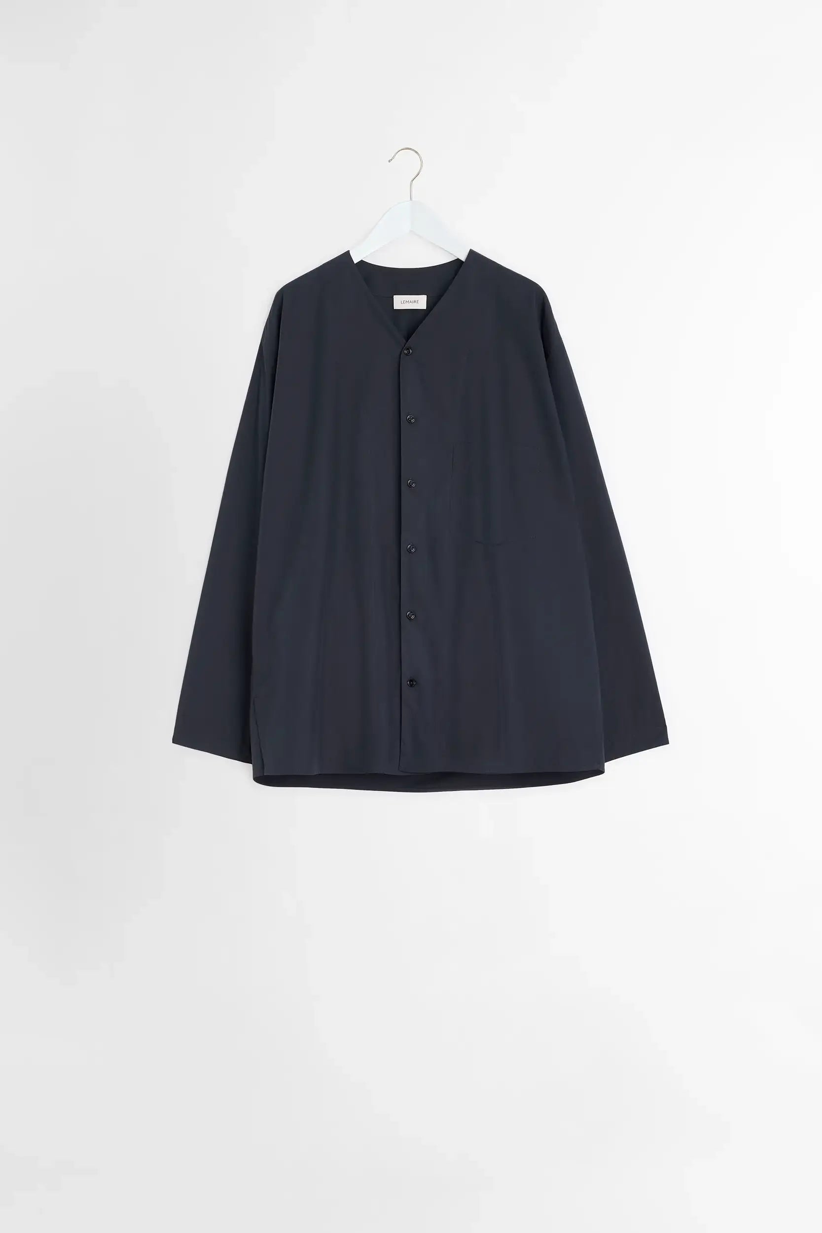 成田凌着用) LEMAIRE V-NECK SHIRT TOBACCO Lemaire | V Neck Shirt - Jet Black | Men | Blue Button Shop