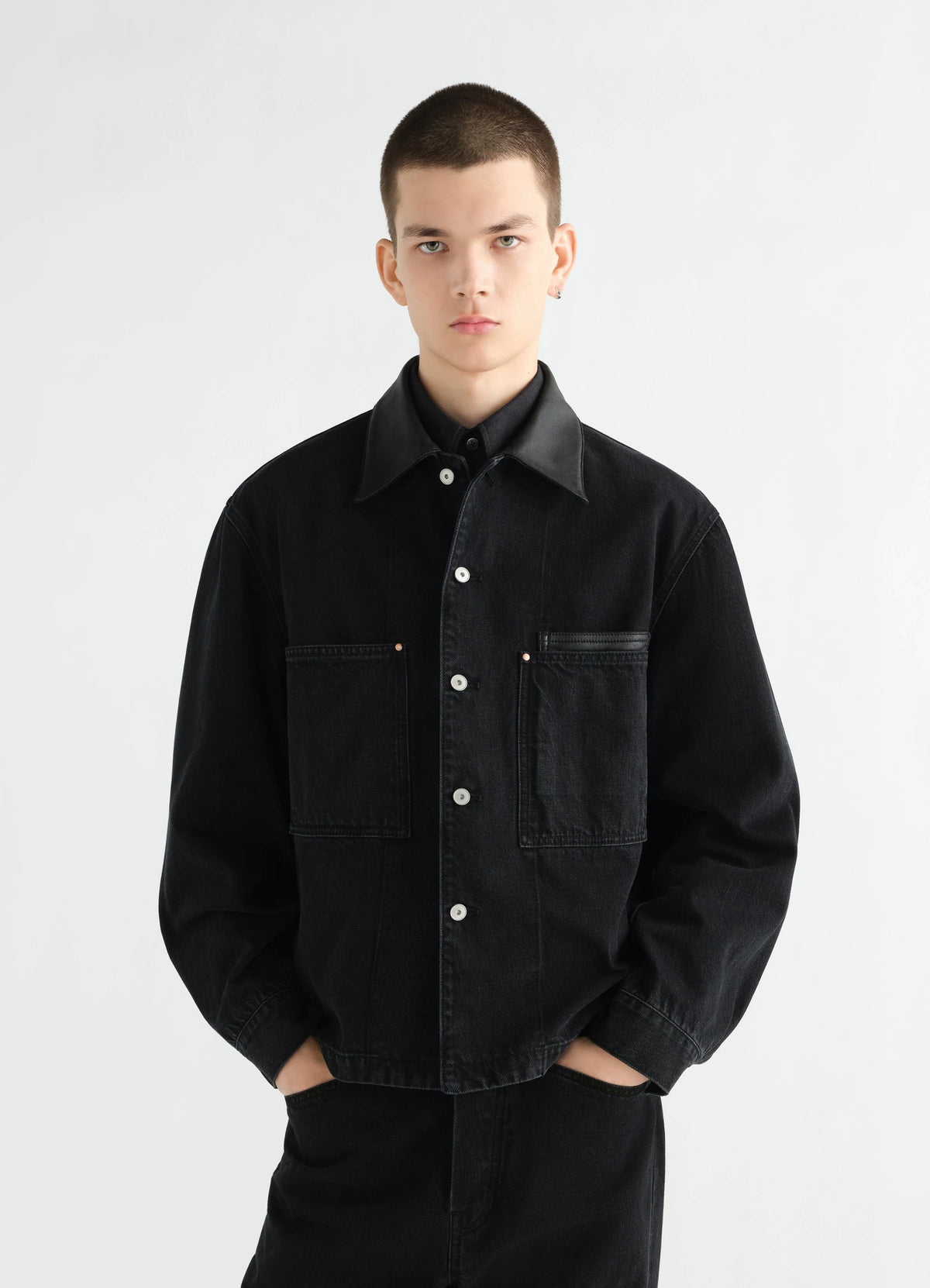 Workwear Overshirt With Leather Collar Black