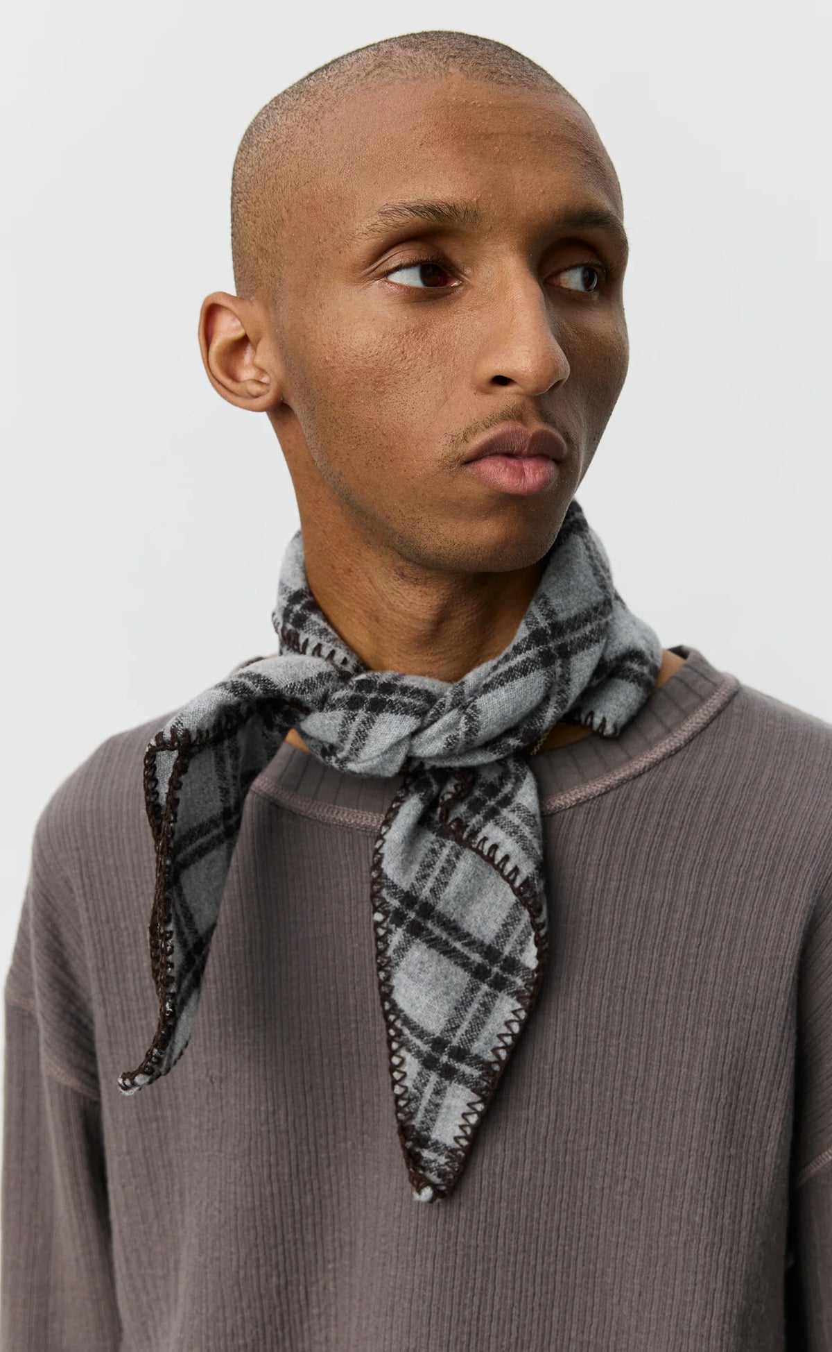 Triangle Scarf Ash Brown Check_2