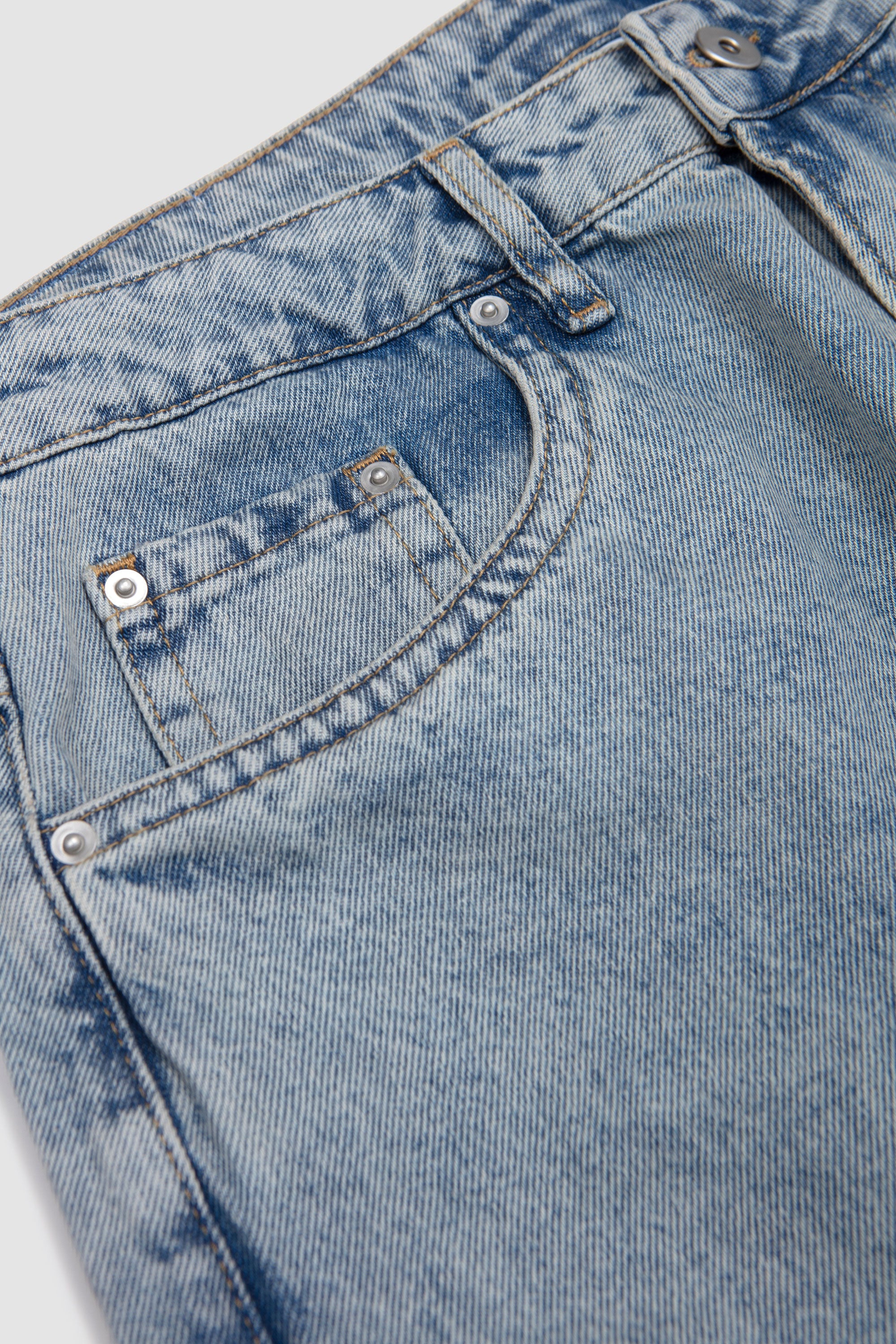Denim Classic Jean Bleach Wash