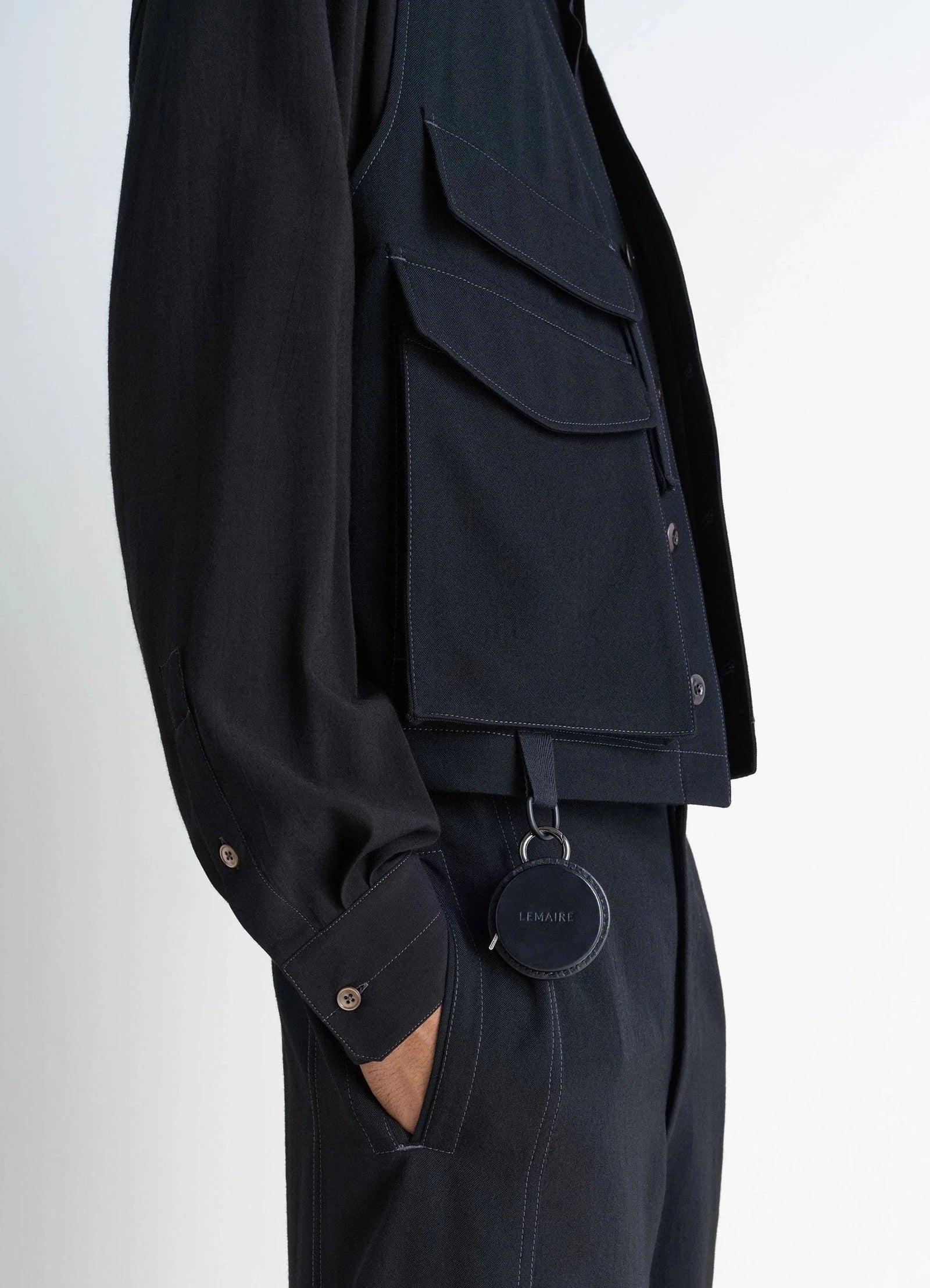 Molded Tape Necklace Black_2