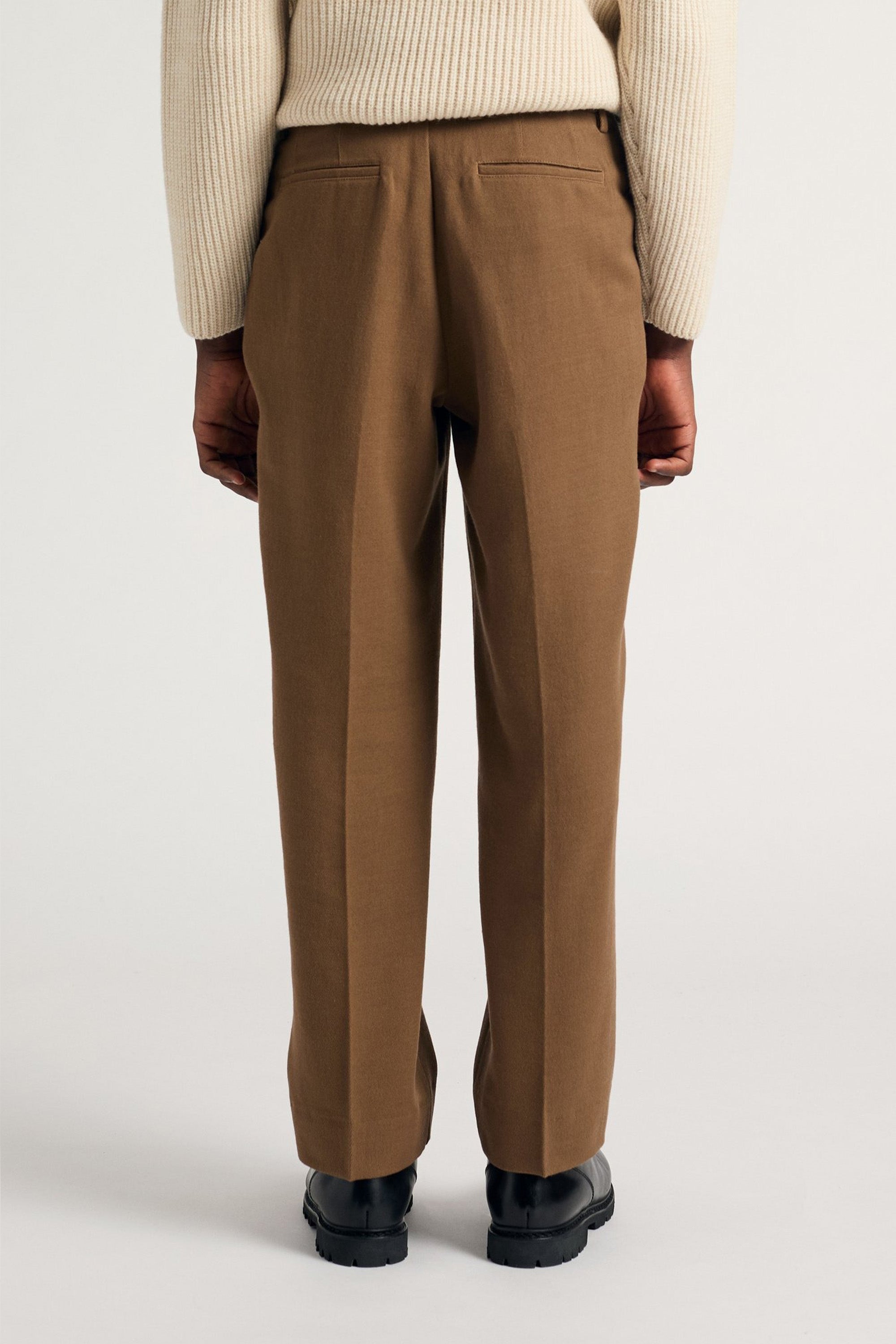Benn Relaxed Cavalry Cotton Wool Pleated Trouser Oak