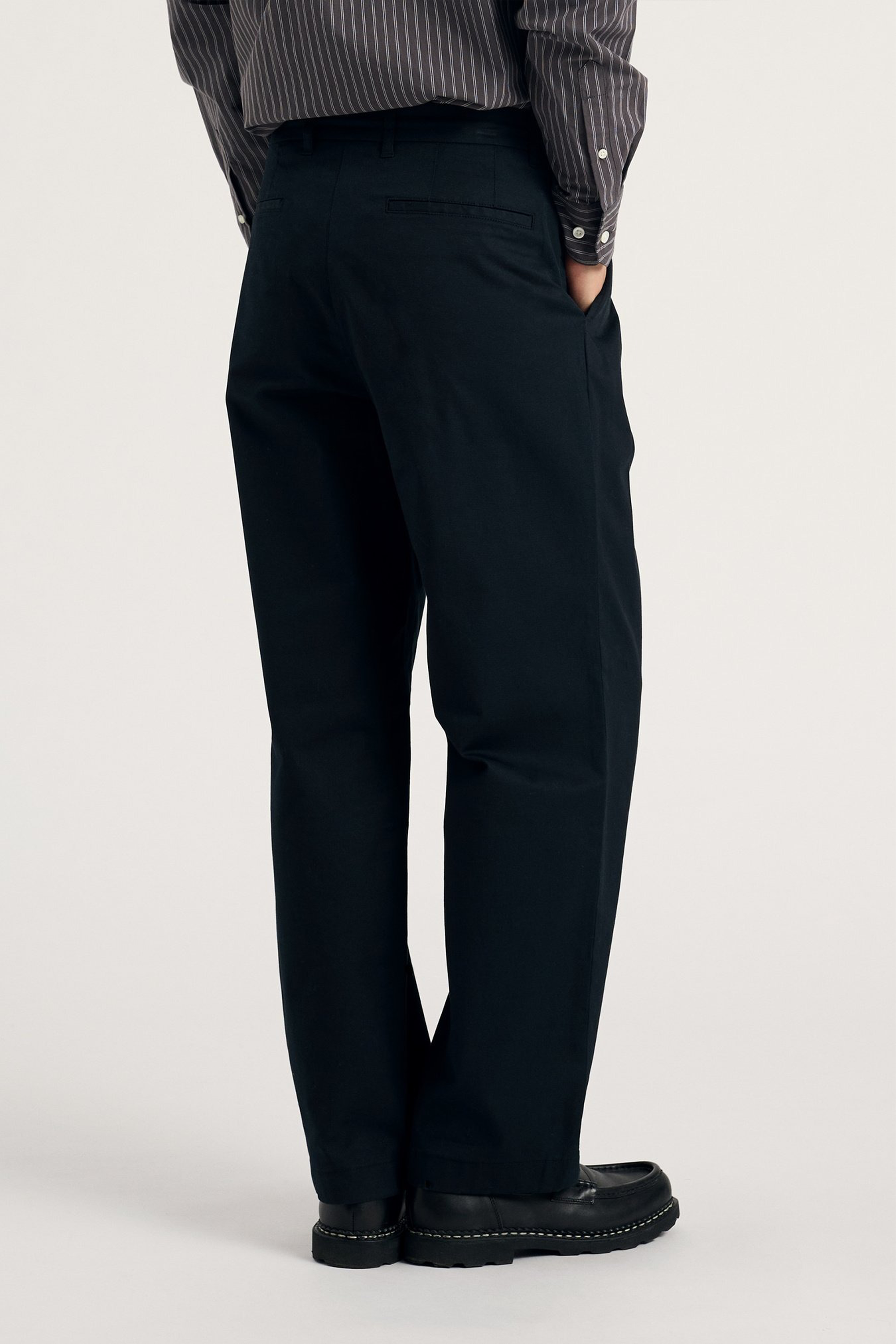 Benn Relaxed Twill Pleated Trouser Black