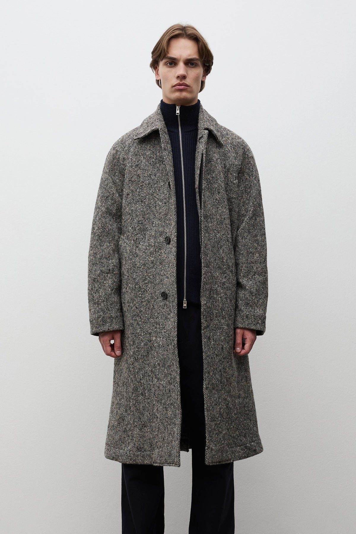 Reilstad Donegal Wool Balmacaan Raglan Coat Charcoal Melange_3