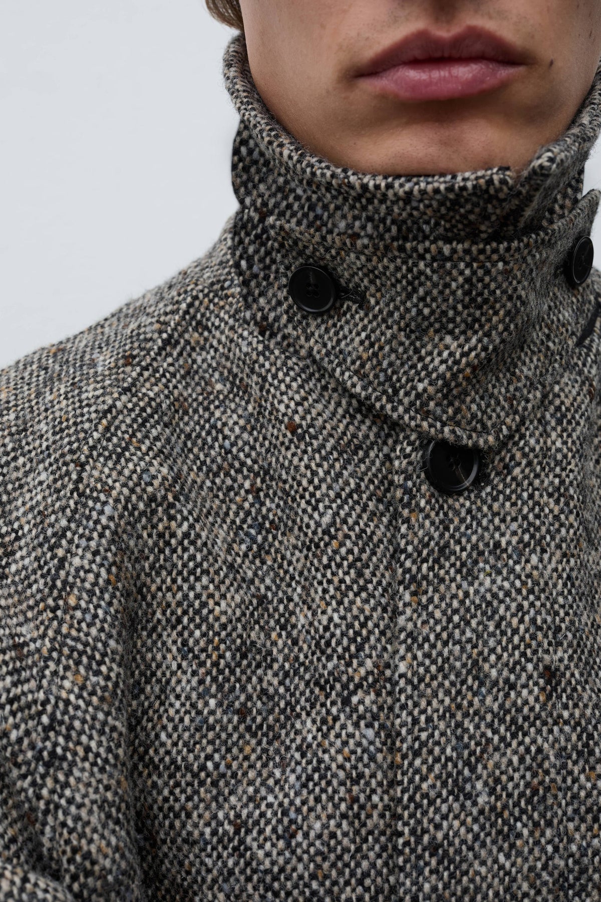 Reilstad Donegal Wool Balmacaan Raglan Coat Charcoal Melange_7