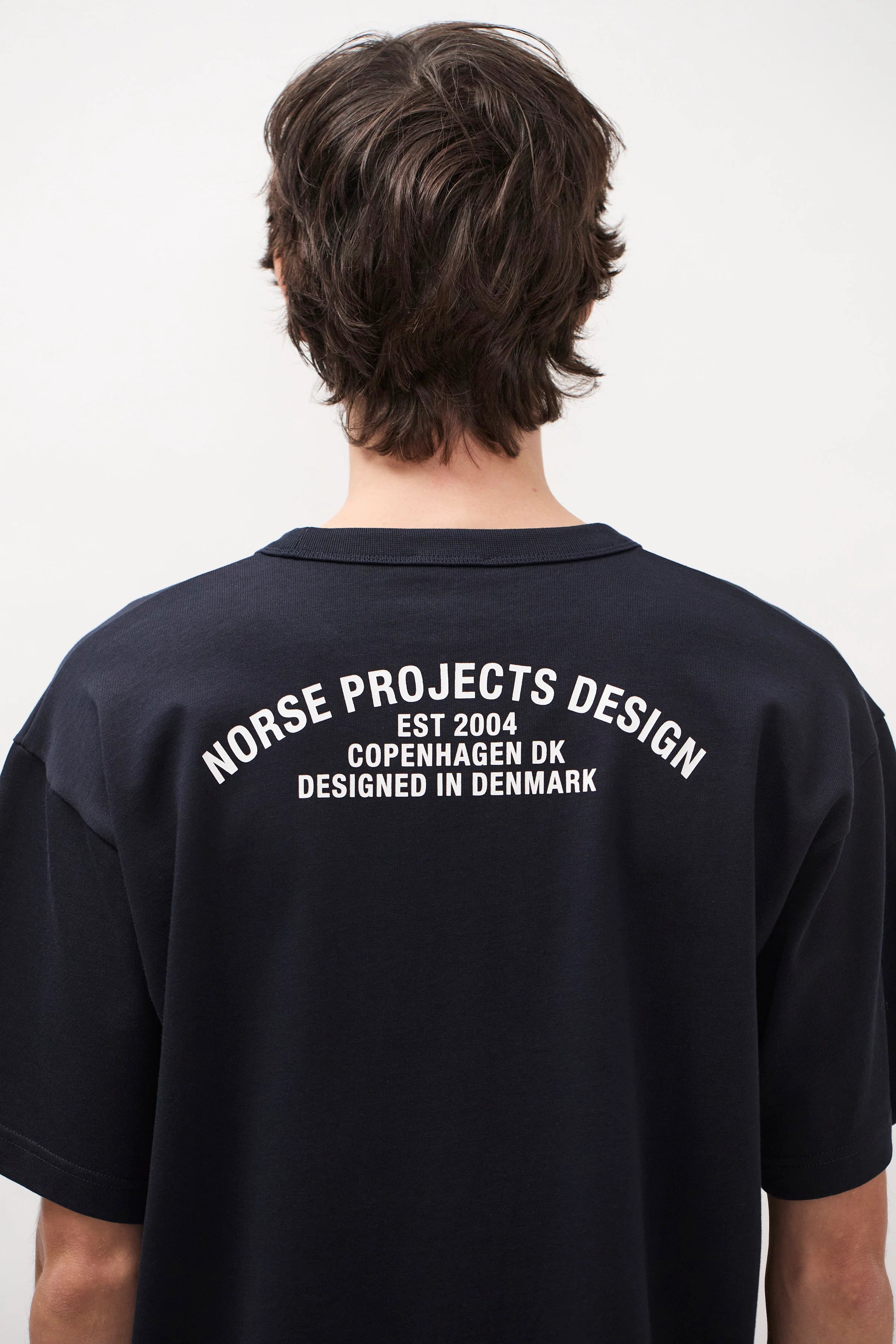 Snekkersten Organic Arch Print T-Shirt Dark Navy_4
