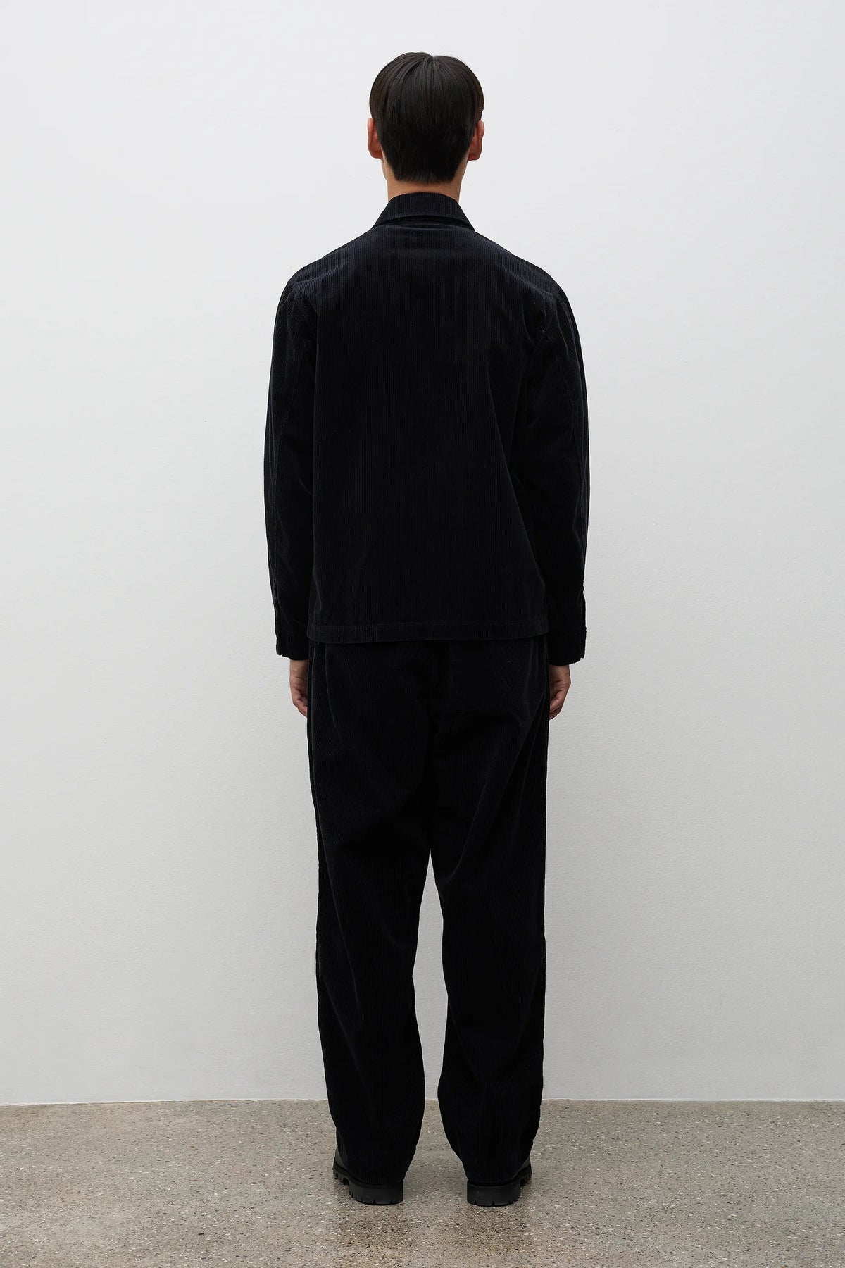 Volda Pleated Wide Wale Corduroy Trouser Dark Navy_2