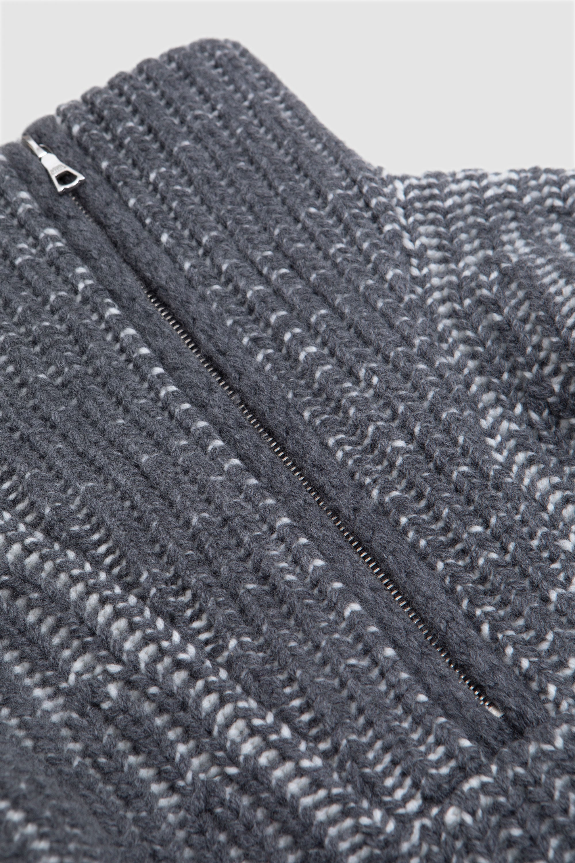 Tarek Mockneck Cotr. Rib Itl. Wool Grey/White