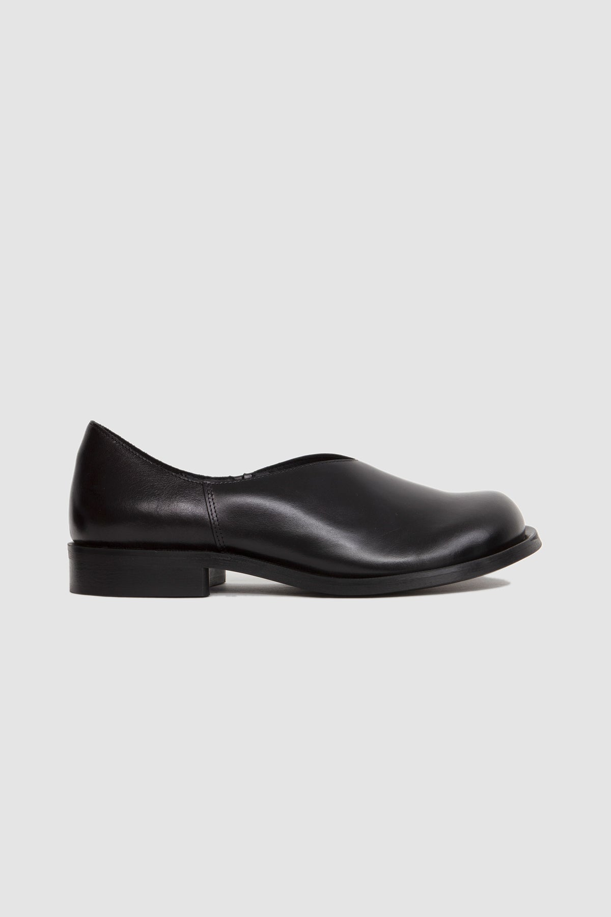 067 Clog Black