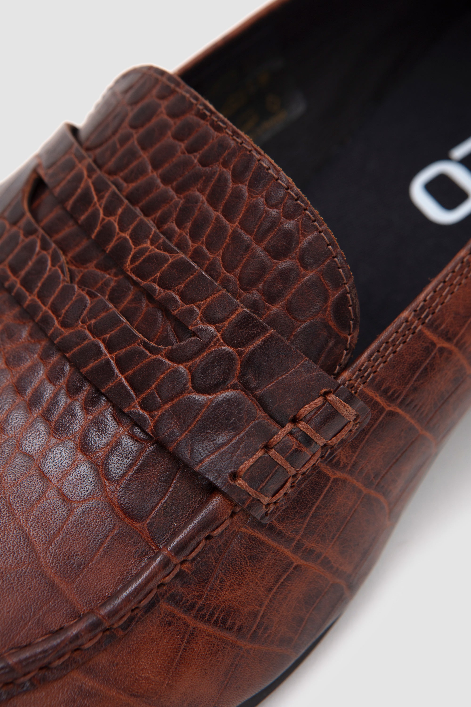 079 Mocassin Crocodile Mud Brown_5