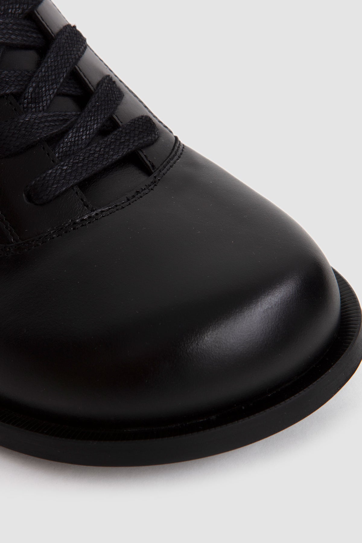 086 Derby Black_5