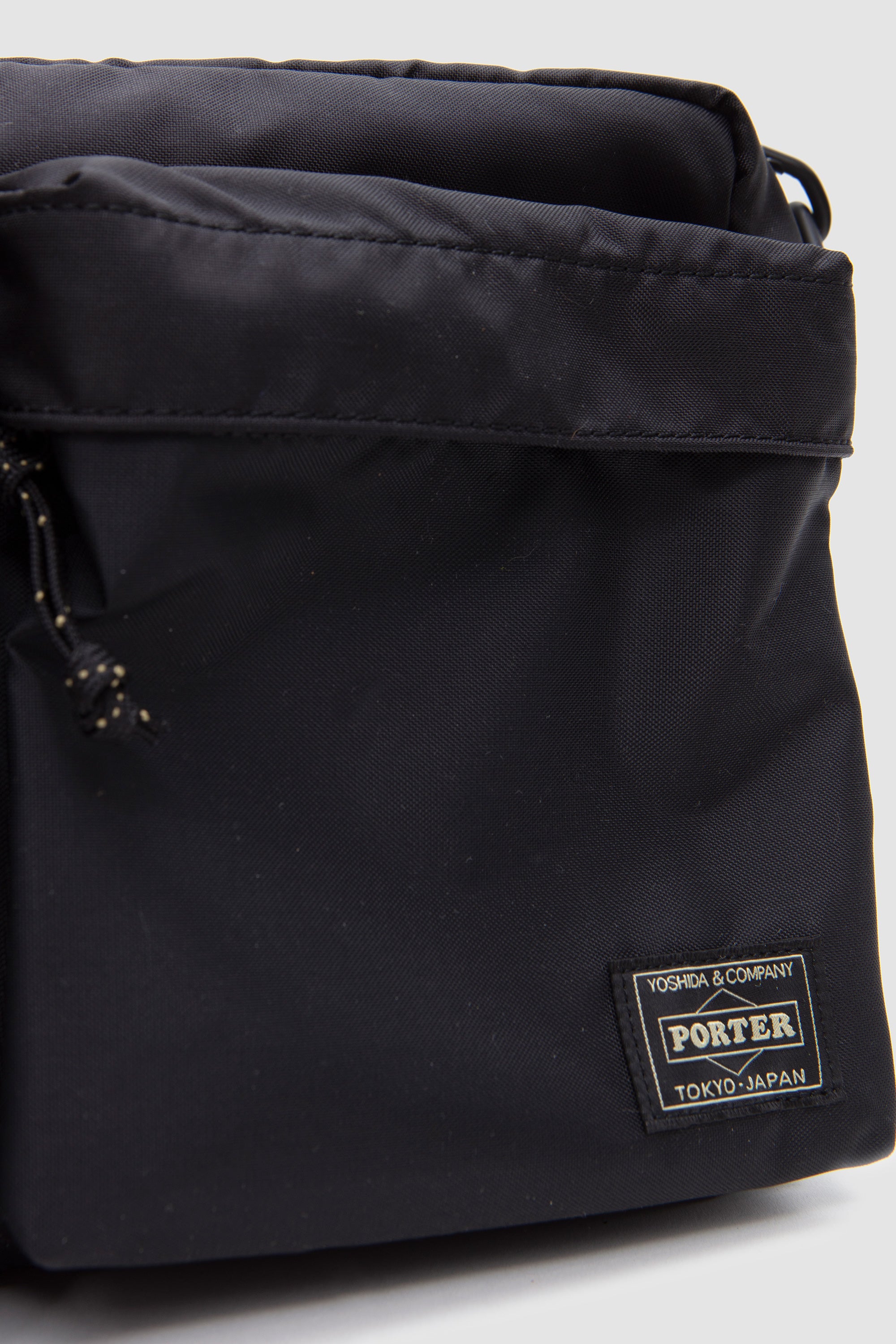 Force Shoulder Bag (S) Black