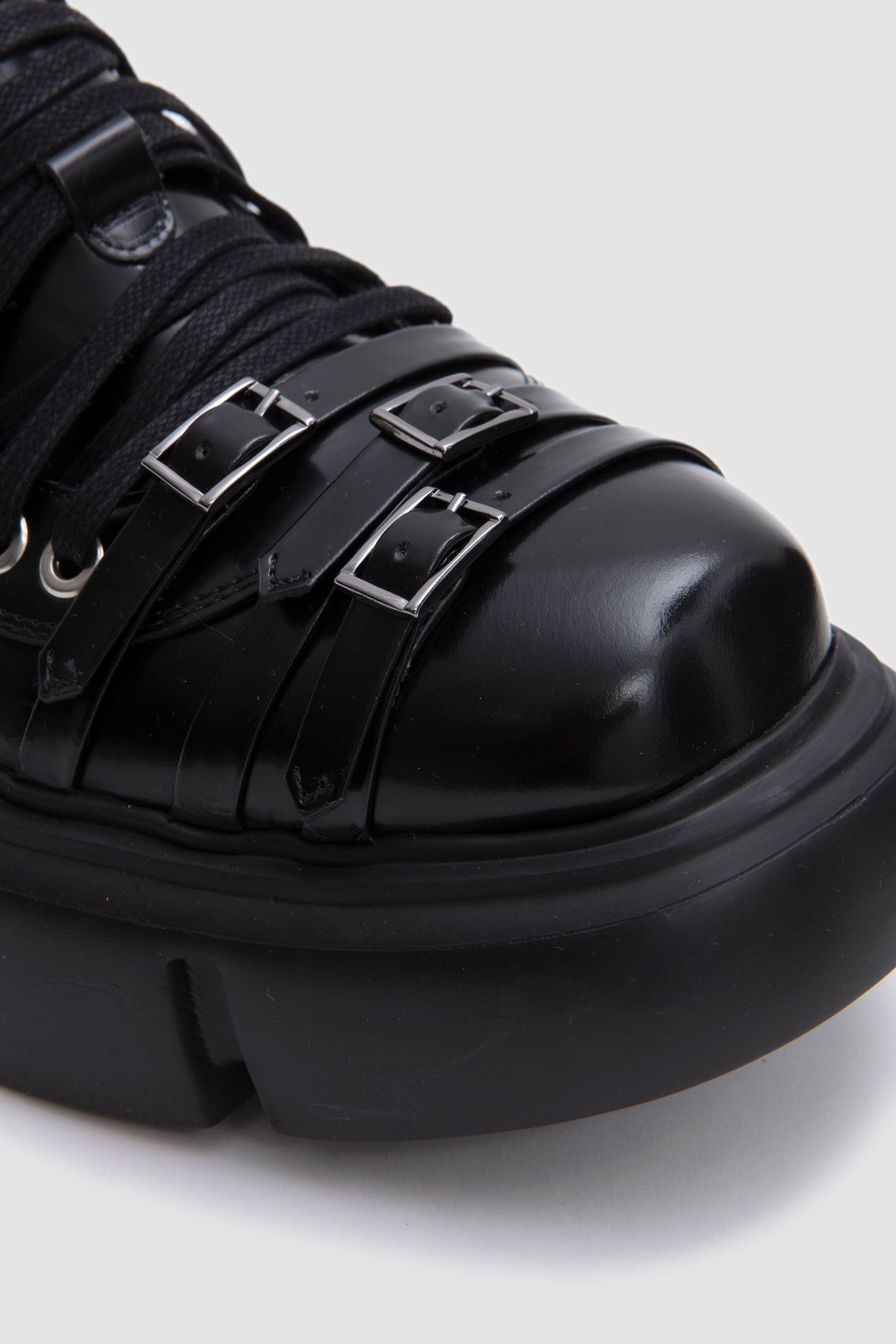 Low Platform Buckle Boot Black_5