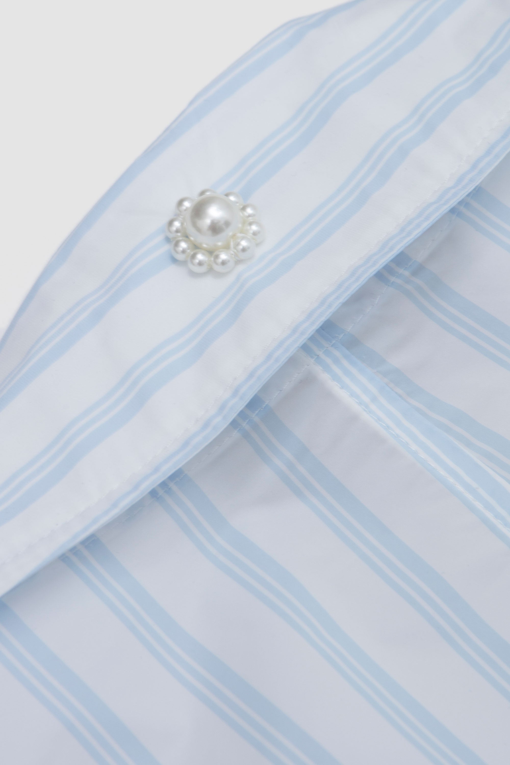 Multi Pocket Snap Shirt W/ Daisy EMB White/ Blue_4