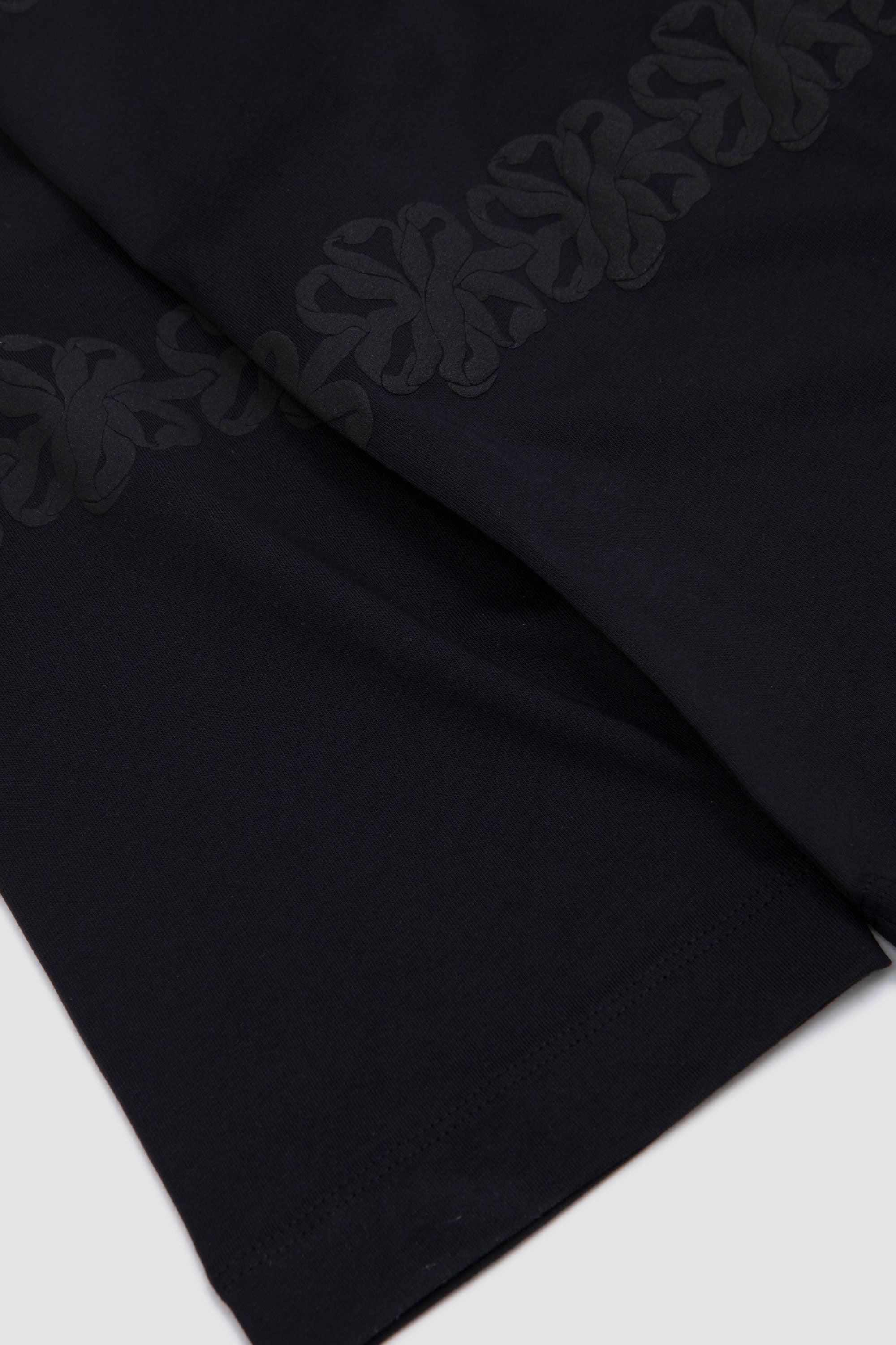 Ribbon Daisy Chain Print T-Shirt Black/ Black