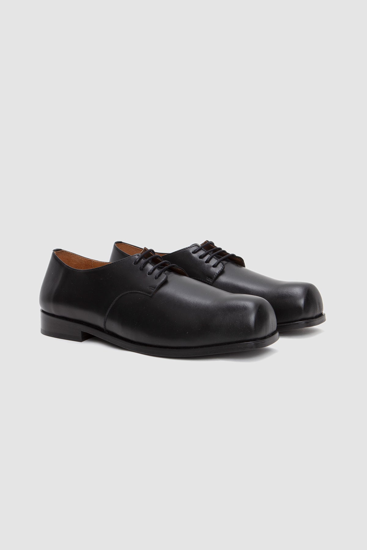 Hannes Derby Black_2