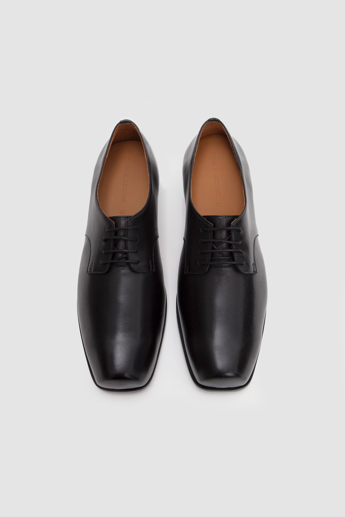 Hannes Derby Black_3