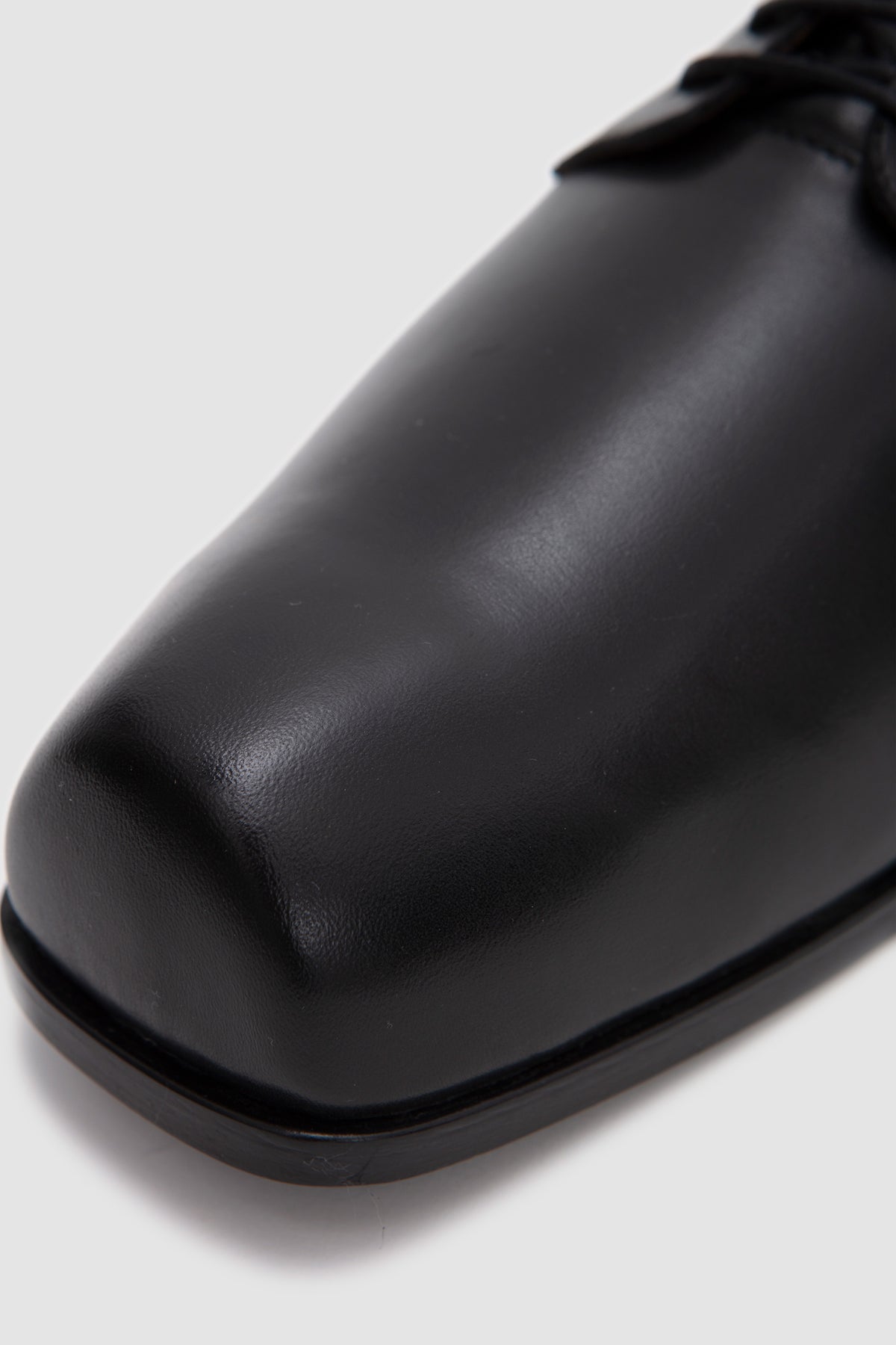 Hannes Derby Black_5