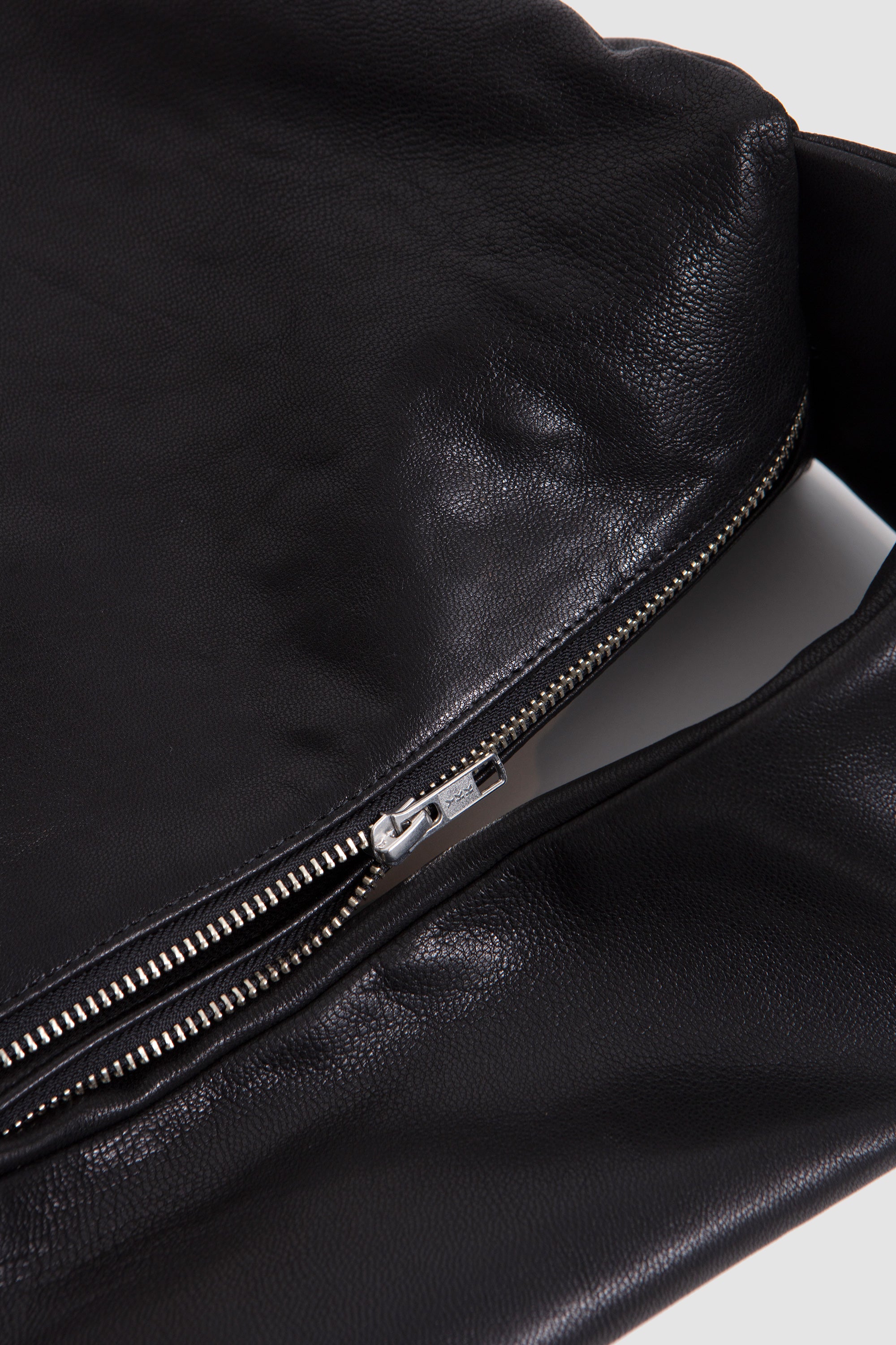 Shirring Handle Leather Shoulder Bag Black