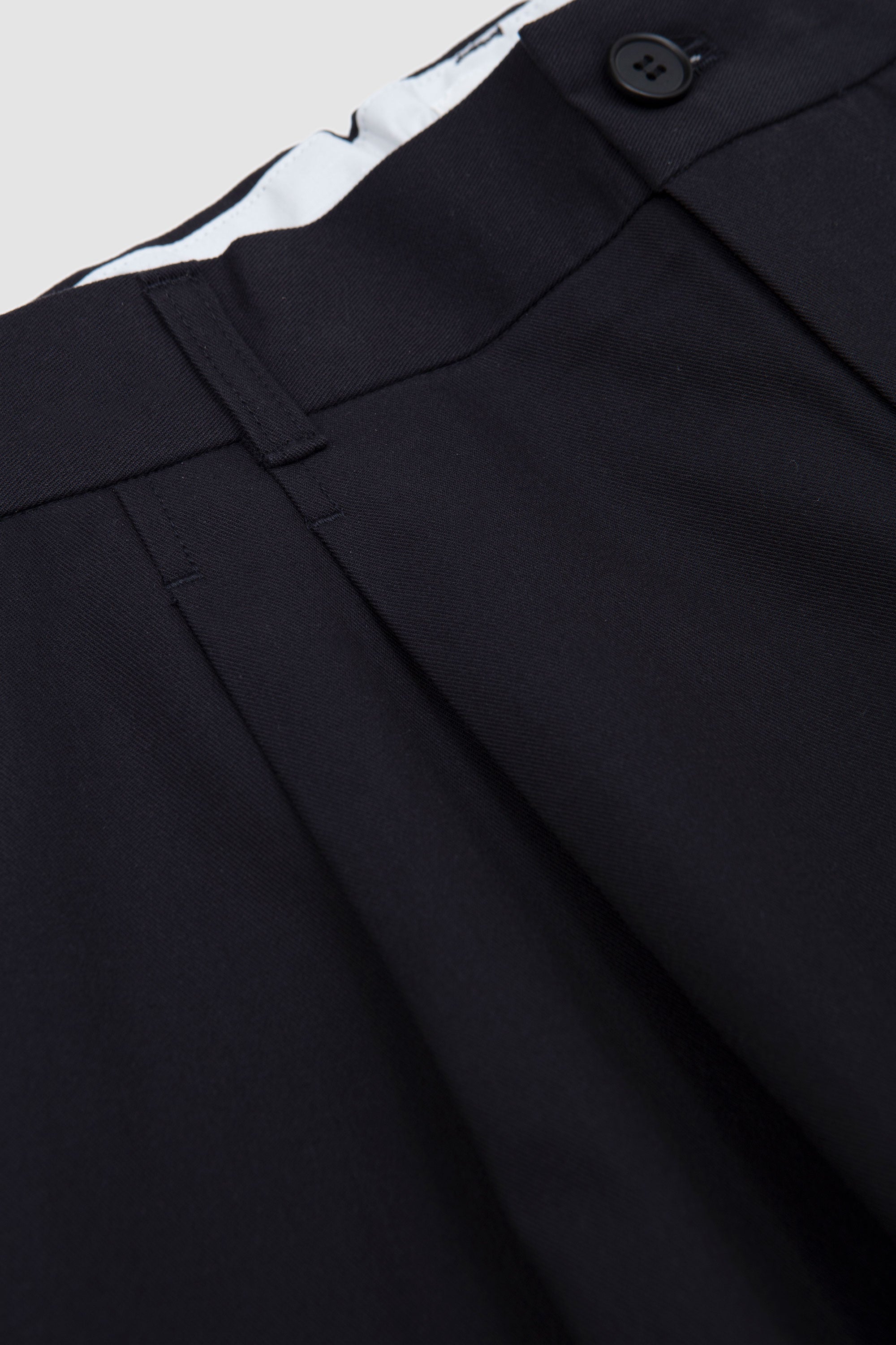 Deep Tuck Pressed Pants Black Navy