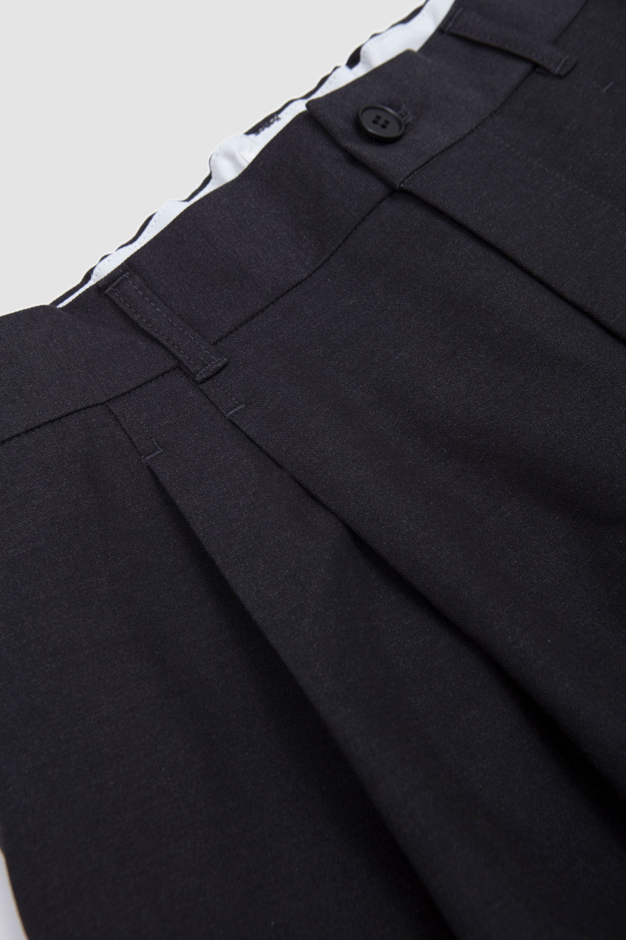 Deep Tuck Pressed Pants Charcoal