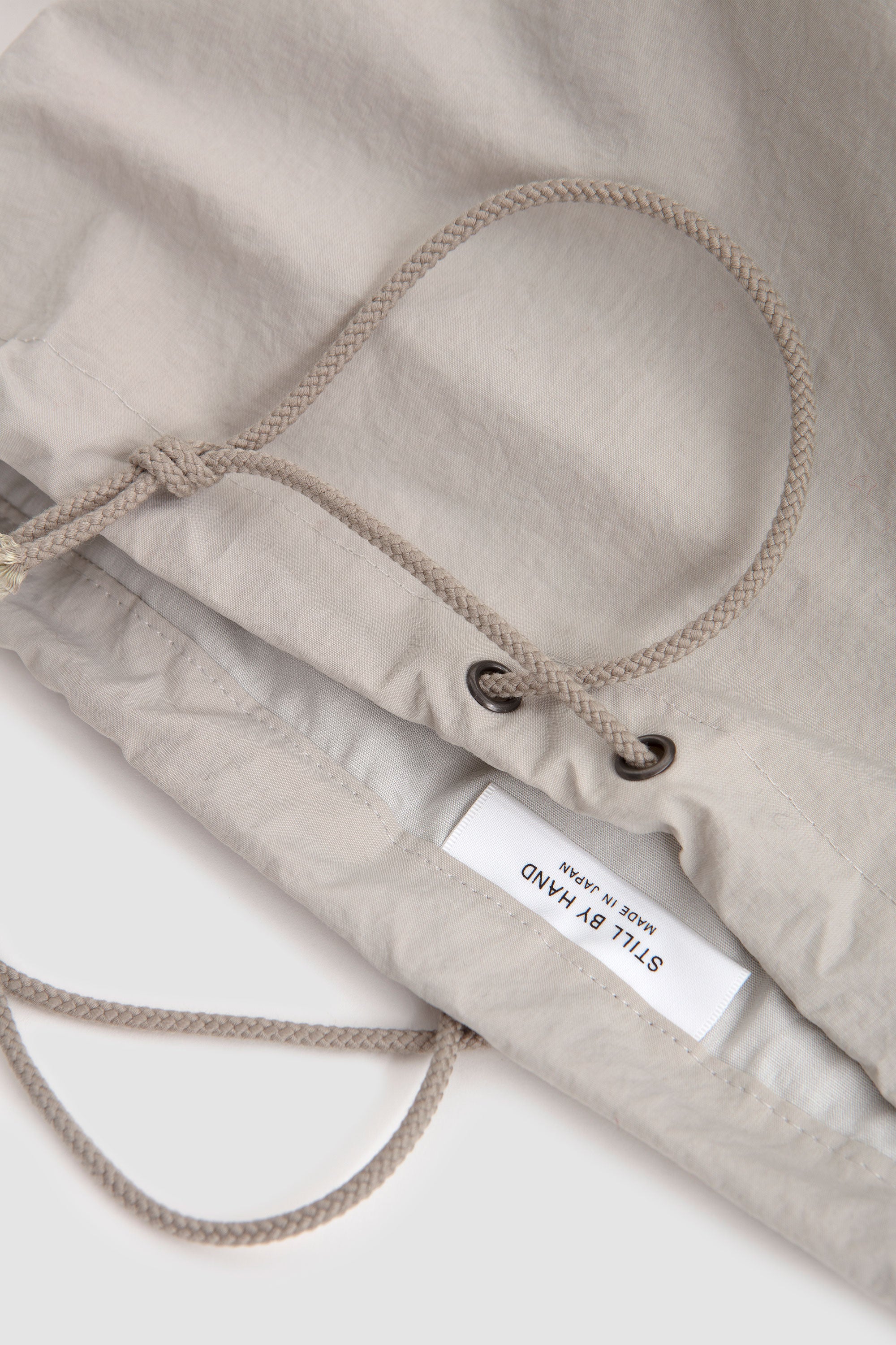 One Shoulder String Bag Taupe_2