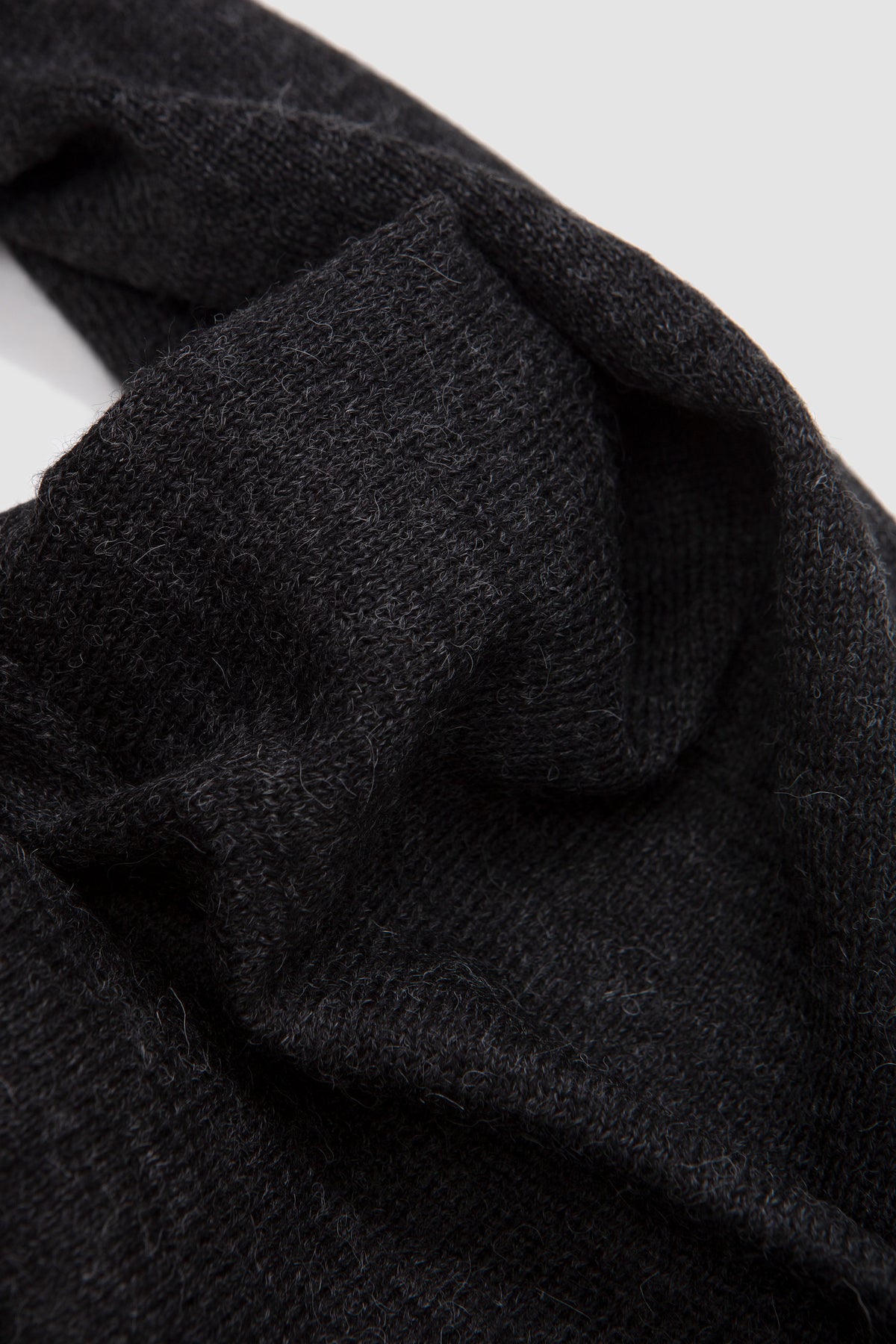 Shoulder Stole Alpaca Yarn Charcoal_4