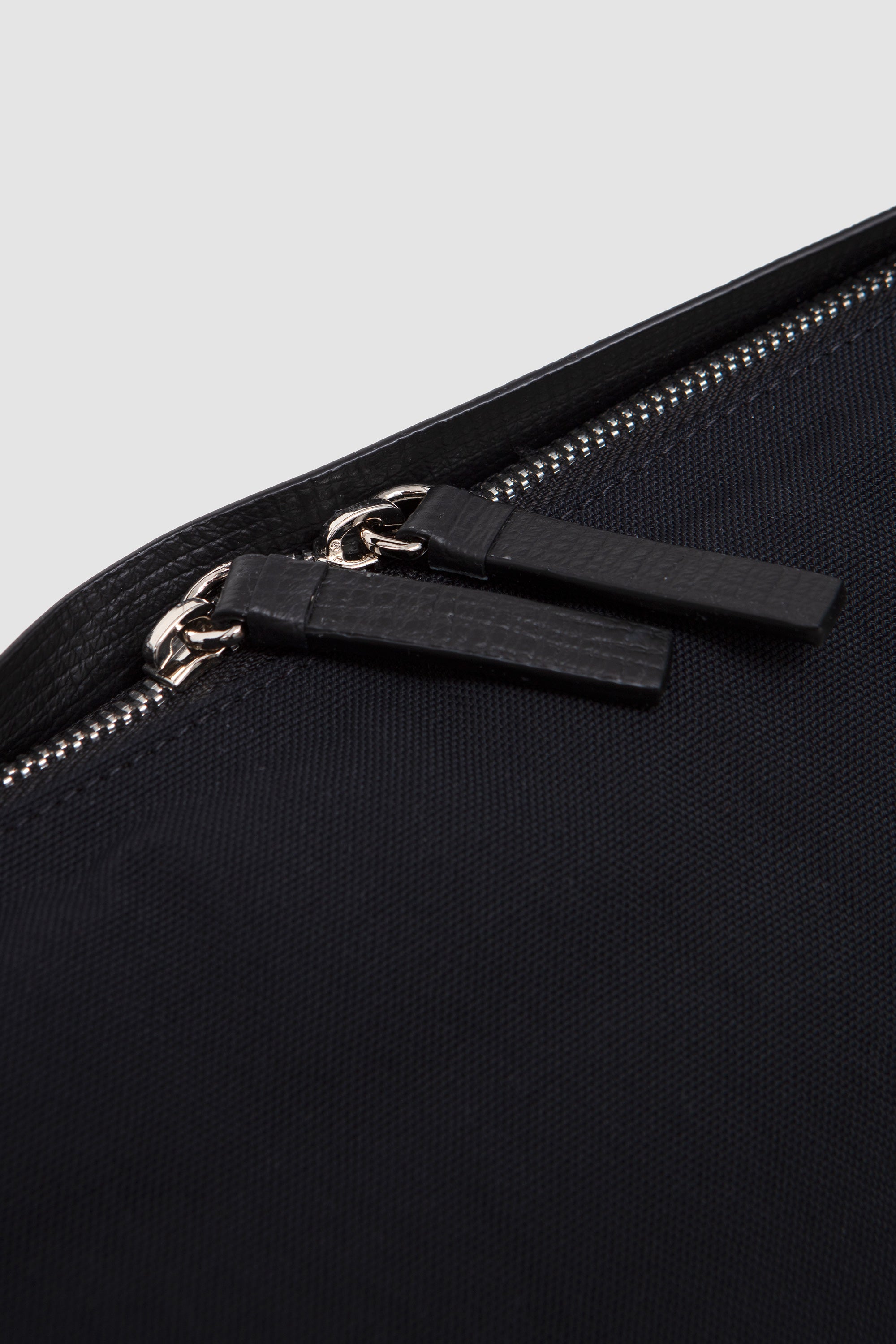 Airport Bag (M) Black_3