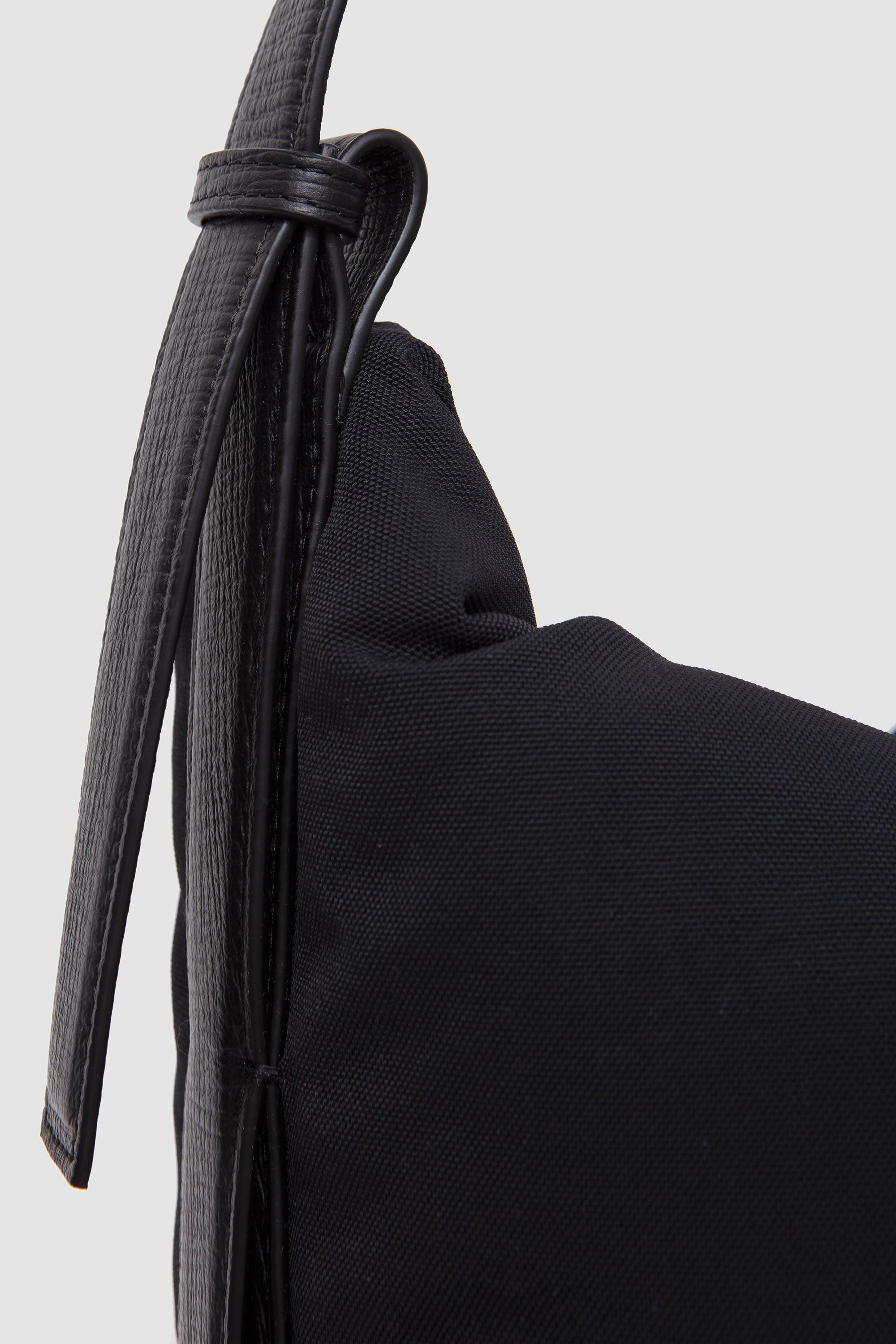 Airport Bag (M) Black_4