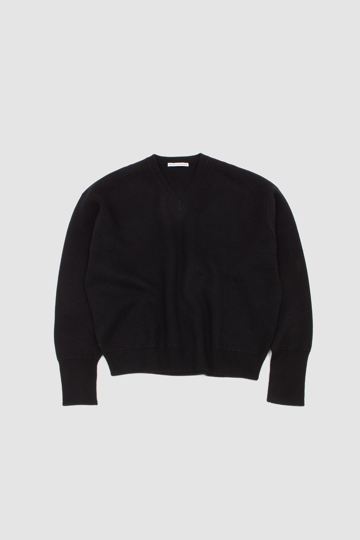 Loch V-Neck Jumper Black_1