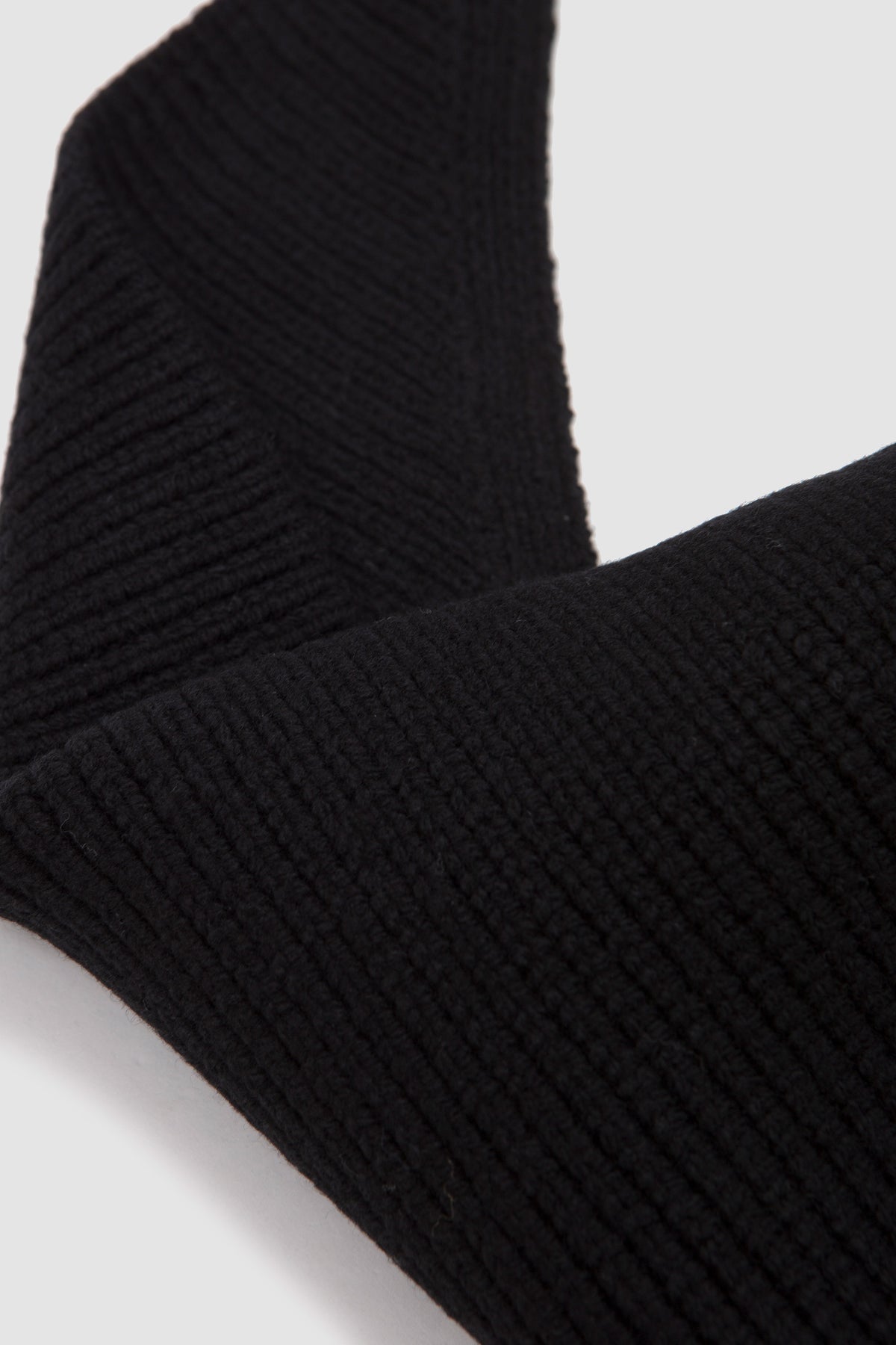 Pythagoras Scarf Black_5
