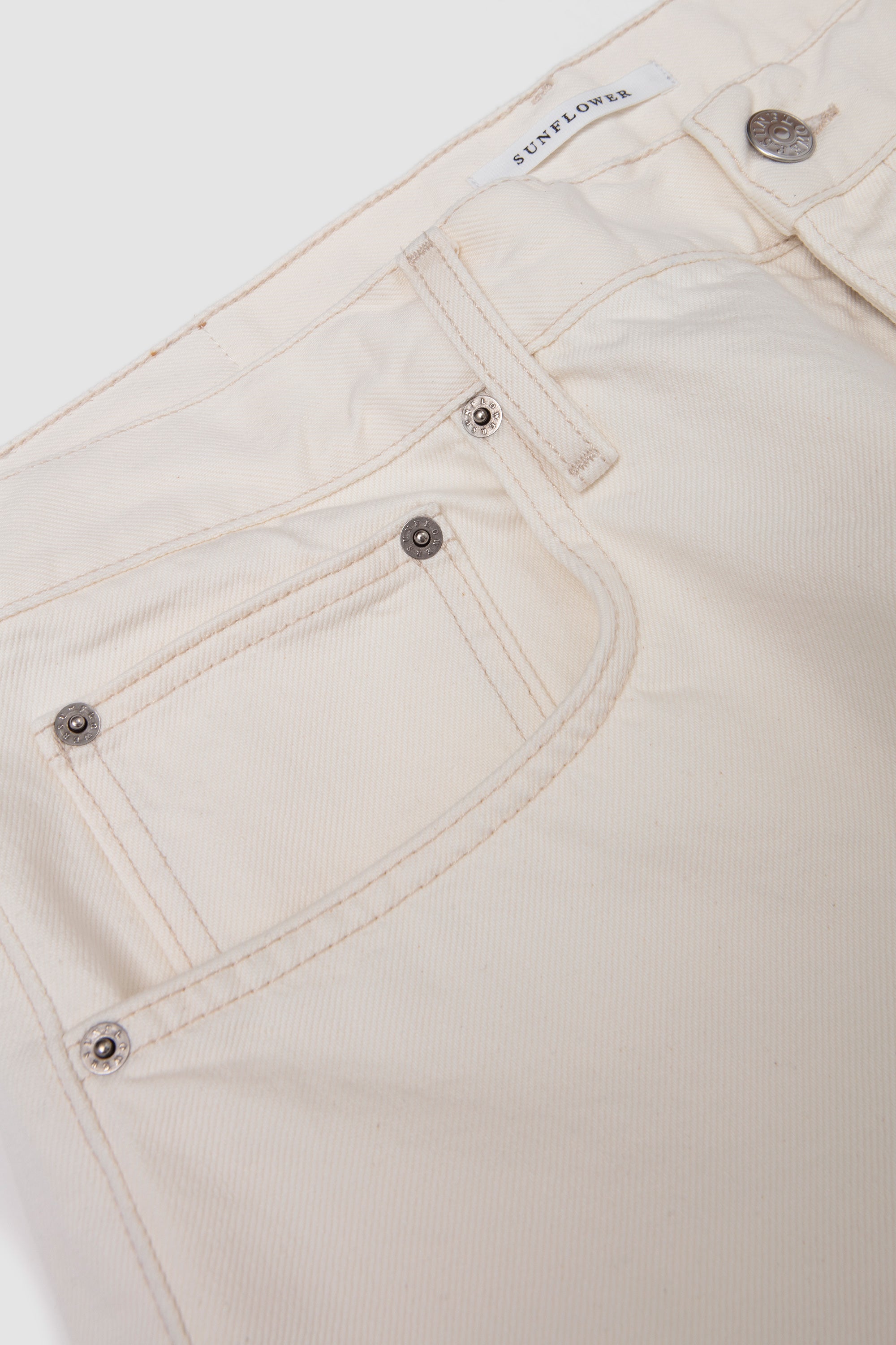 Wide Twist Short Vintage White