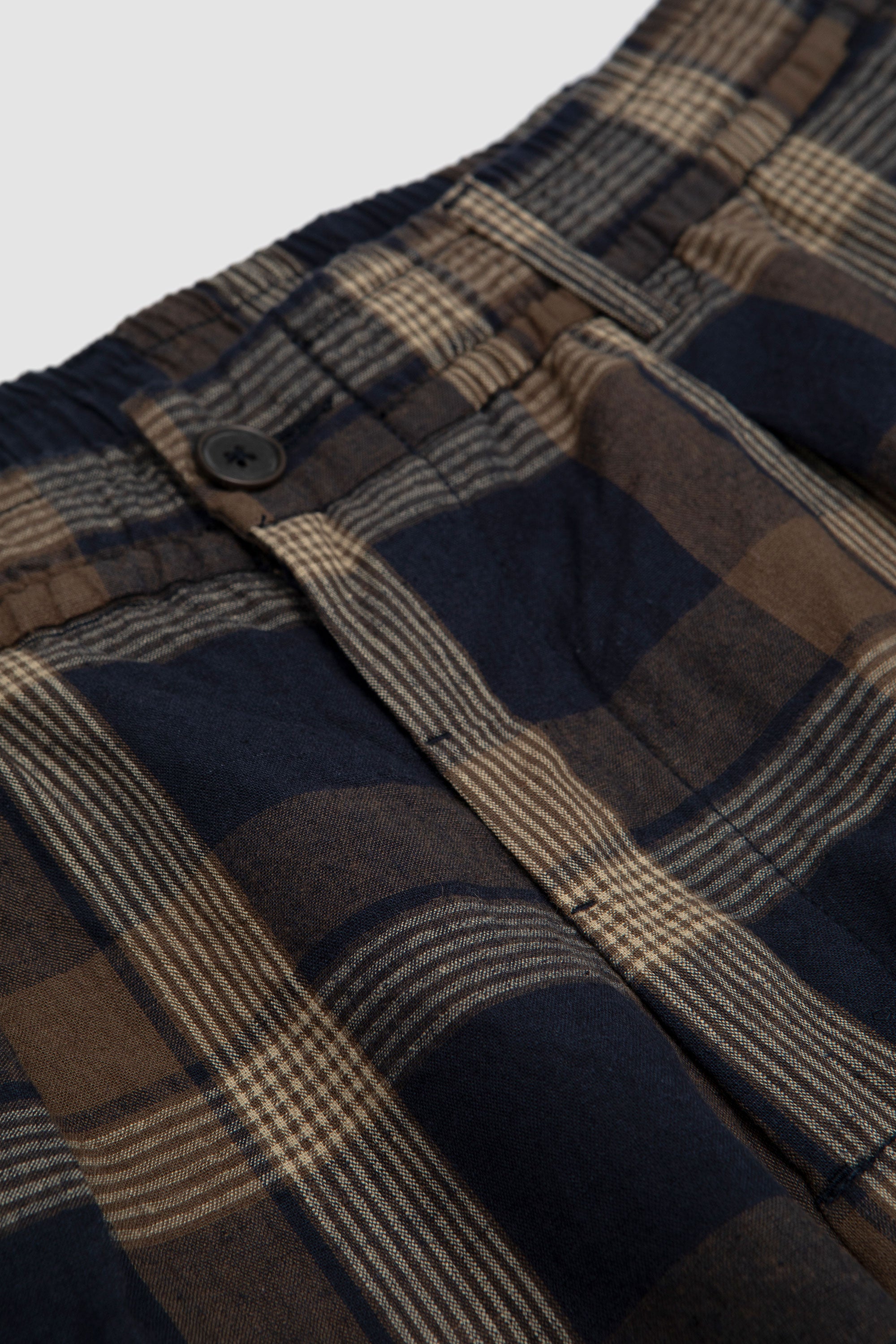 Pleated Lincot Big Check Track Short Navy/ Brown