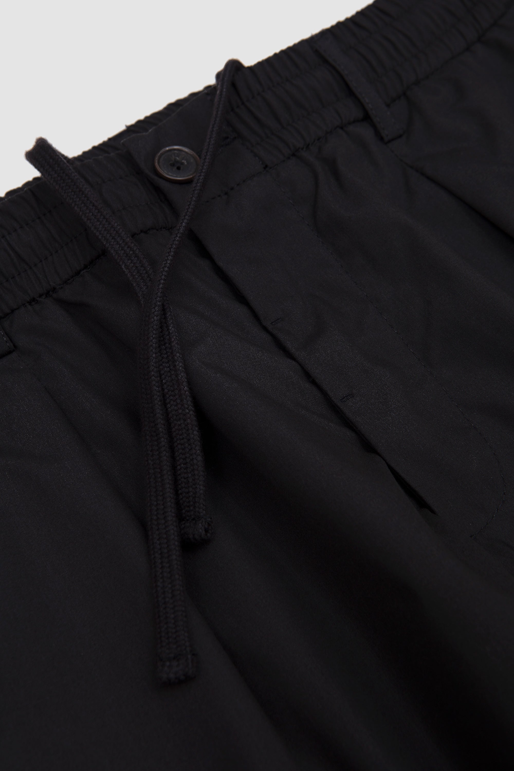 Pleated Track Pant Rec. Poly Tech Black