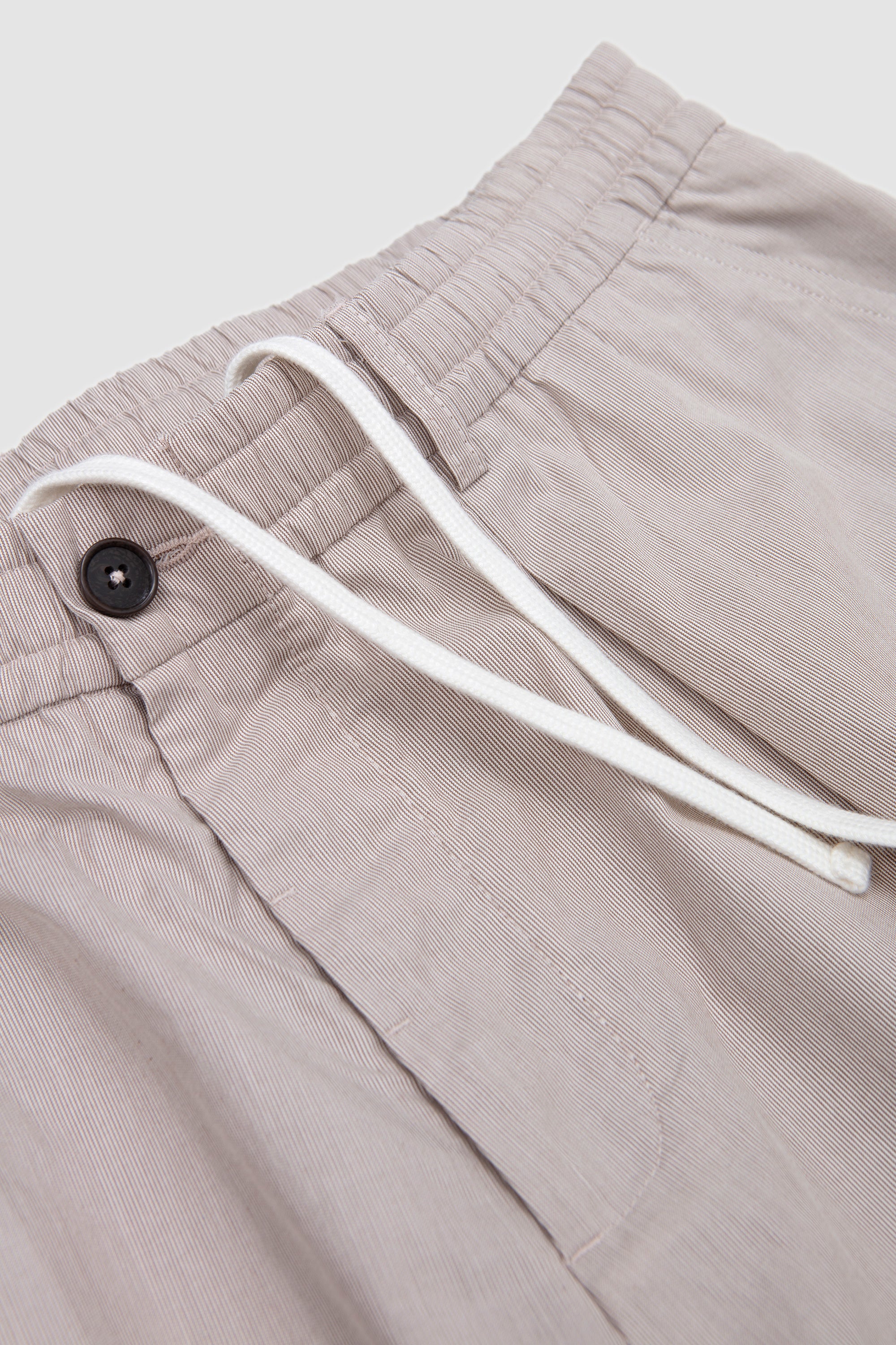 Pleated Track Short Kennedy Stripe Brown