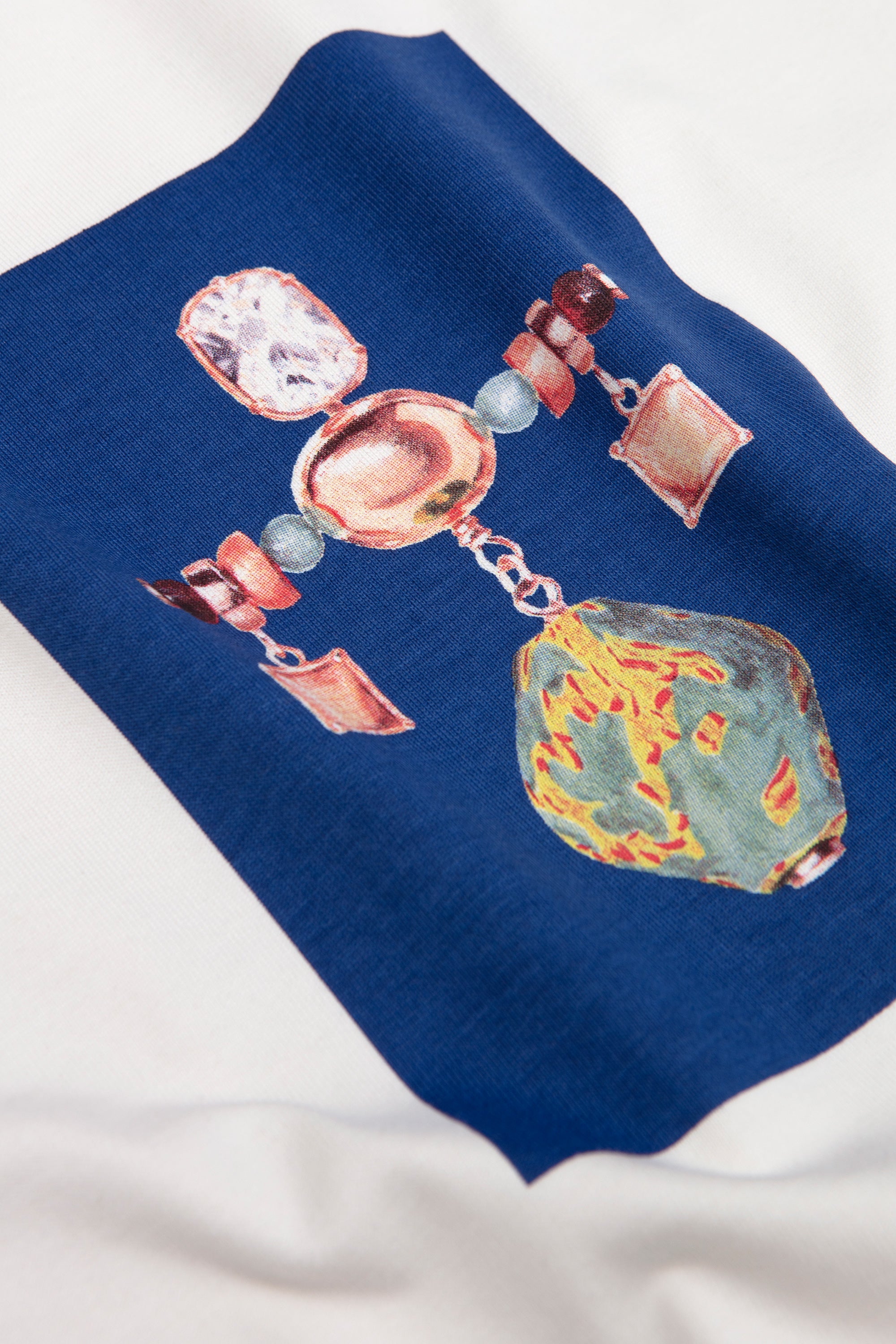 Compass Tee Ivory/ Brooch 1_2